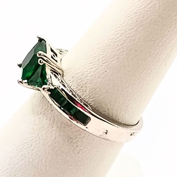 Women's Silver Plated Emerald Ring Size 6.75 Elegant Statement Cocktail Glam - Picture 3 of 8